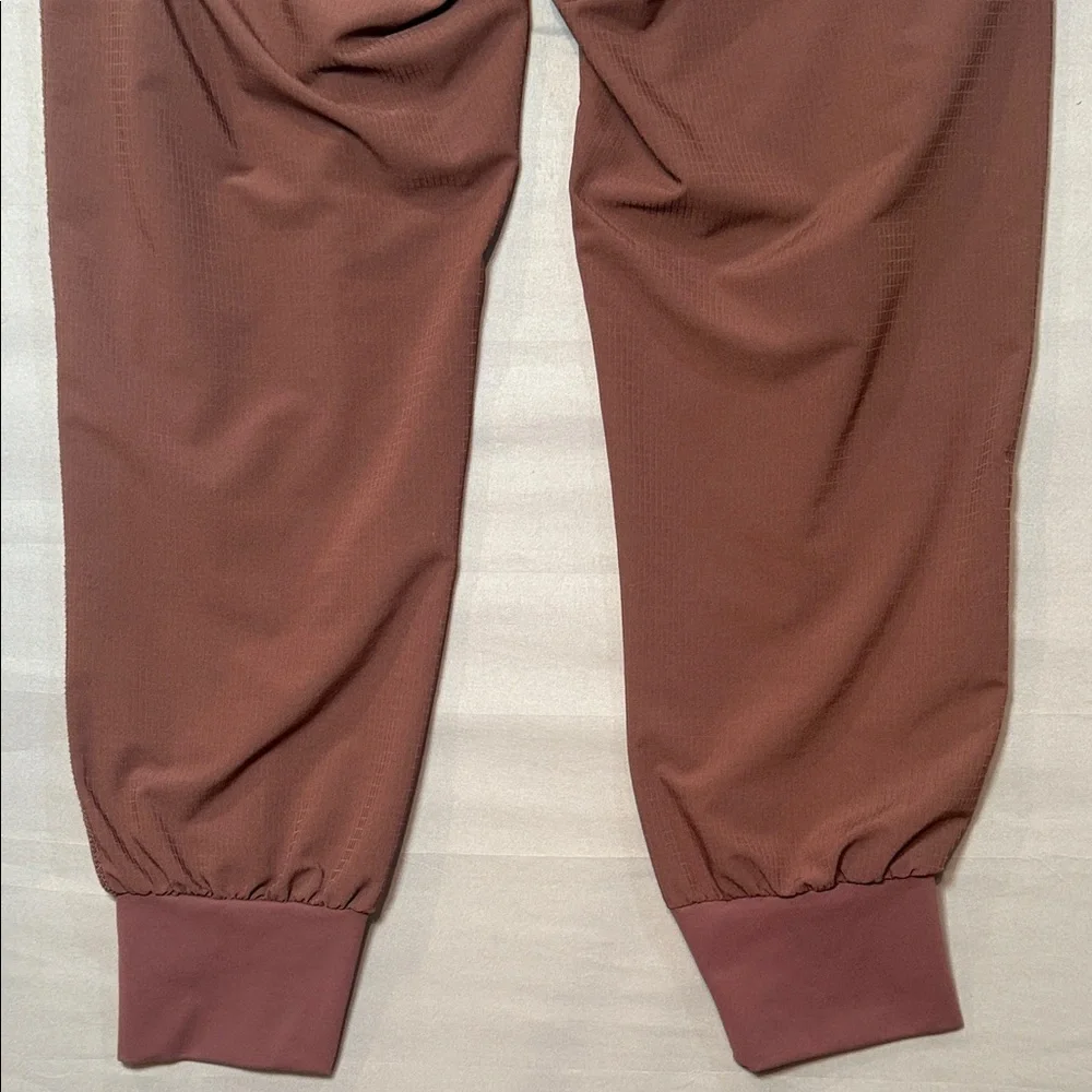 Vuori Women’s Jogger Pants Dusty Rose Mauve Size Large Flawed - Picture 10 of 10